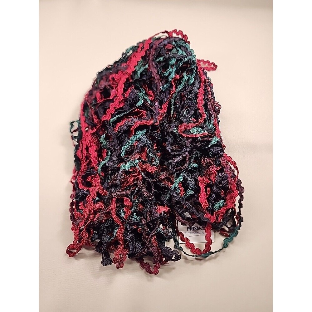 Prism "Holiday" Rococo - red, green, black Q